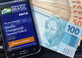 Projeto que retoma auxílio emergencial de R$ 600 até abril é protocolado