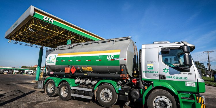 Petrobras aumenta preço da gasolina, diesel e gás de cozinha