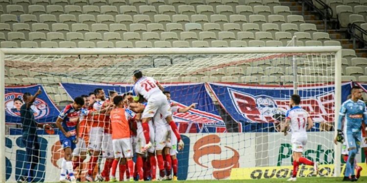 Bahia goleia o Fortaleza e se afasta do Z-4 do Brasileirão