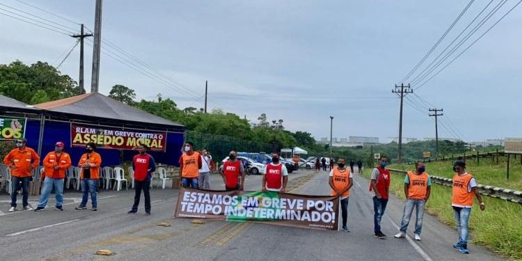 Petroleiros da Bahia entram em greve por tempo indeterminado