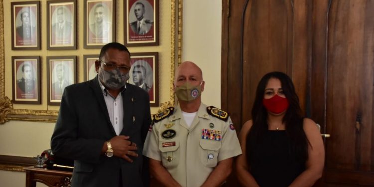 Candeias : Vice-Prefeita  se reúne com Comandante da PM-BA