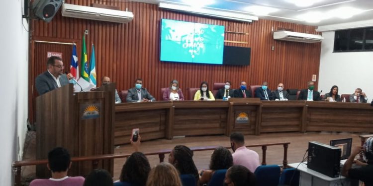 Dailton Filho diz que a prefeitura está com uma dívida de 50 milhões