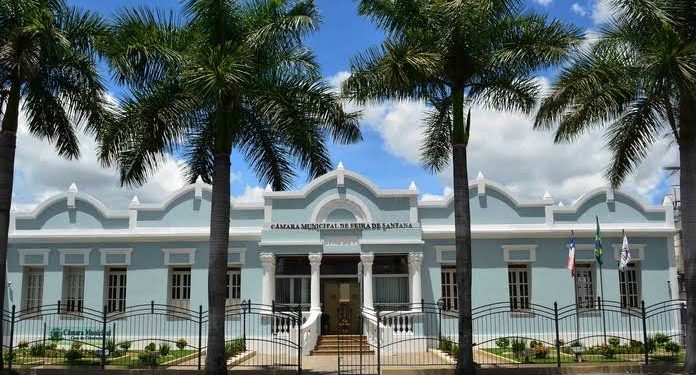 Feira de Santana: Câmara de Vereadores suspende sessões devido a casos de Covid-19 entre servidores