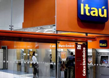 Banco Itaú demite 50 funcionários que pediram auxílio emergencial