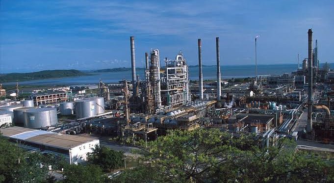 Em reunião, gerência da Refinaria Landulfo Alves decide manter a parada de manutenção este mês