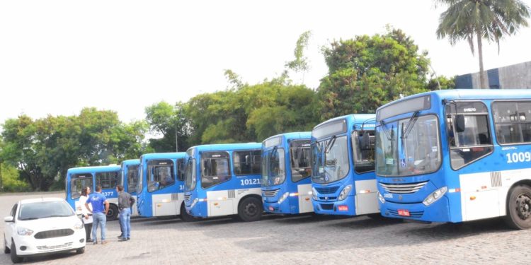 Rodoviários farão paralisação na manhã desta segunda-feira, afirma sindicato