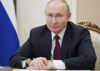 Na Rússia, Vladimir Putin aprova lei que pode mantê-lo no poder até 2036