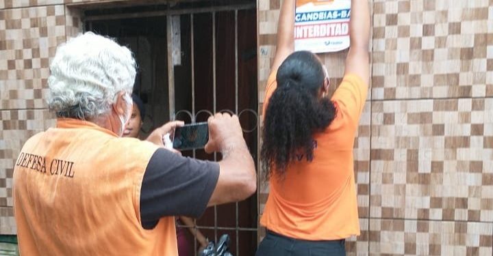 Candeias : Defesa Civil interdita imóvel no bairro Malembá
