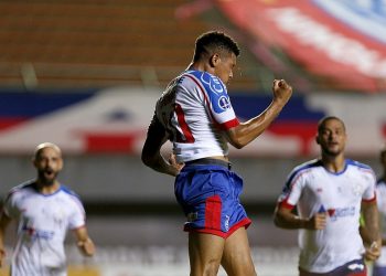 Bahia goleia o Guabirá e assume liderança na Copa Sul-Americana