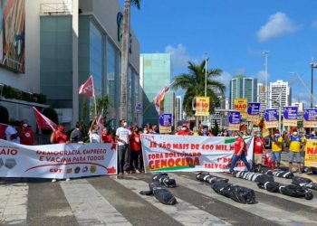 Salvador : Dia do Trabalhador, centrais sindicais realizam protesto na Avenida ACM