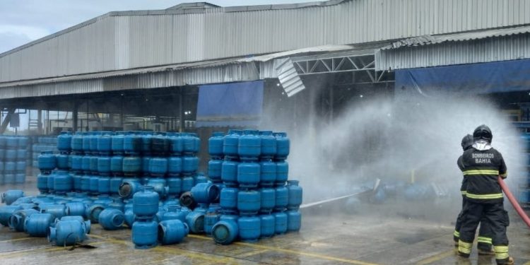 São Francisco do Conde: Explosão em empresa de gás mata um e deixa dois feridos