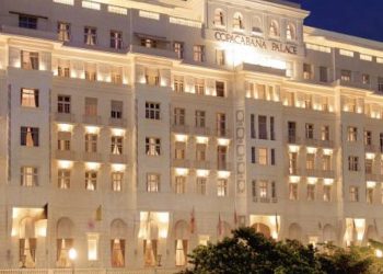 Após festa para 500 pessoas, Copacabana Palace é multado em R$ 15 mil