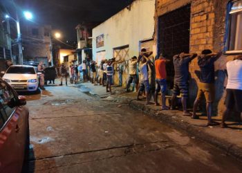 Salvador: Operação encerra festa com mais de 2 mil pessoas no Arenoso