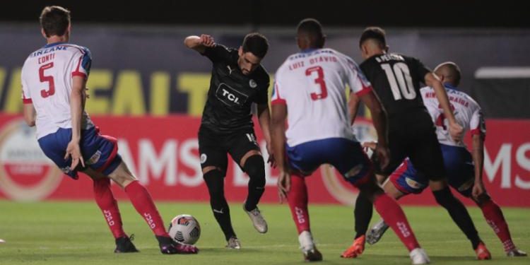 Em jogo com três expulsões, Bahia perde para Torque e é eliminado da Sula