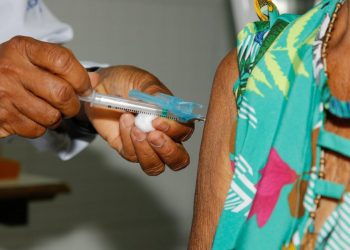 Candeias recebeu 2.800 doses da vacina da AstraZeneca