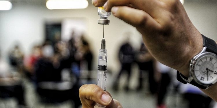 Após aprovação da CIB, jornalistas serão vacinados como grupo prioritário na Bahia