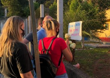 Vítimas de atentado em creche de Santa Catarina são homenageadas
