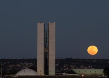 União corta 90,5% de repasses para estados e municípios durante pandemia