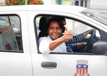 Candeias: Prefeito Pitágoras é liberado, após apresentação de documentos e segue com atividades da gestão