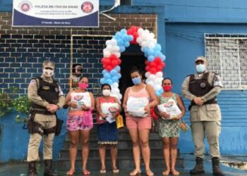 Madre de Deus : PM faz doação de 70 cestas básicas para moradores
