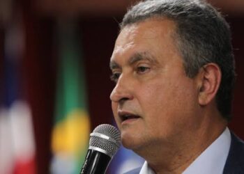 Rui Costa presta depoimento à PF no caso dos respiradores