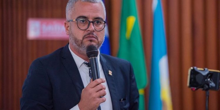 Madre de Deus: Vereador Marden   fala em sessão sobre o bloqueio de bens