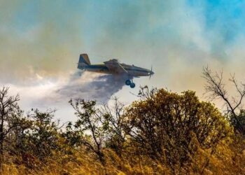 Dez aeronaves atuam no combate a incêndios no interior da Bahia