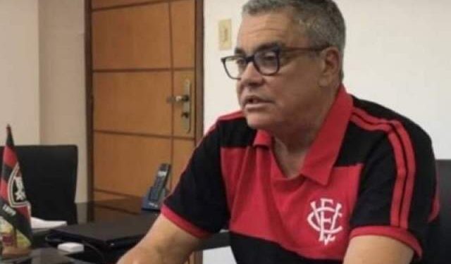 Vitória: Paulo Carneiro é afastado da presidência do clube