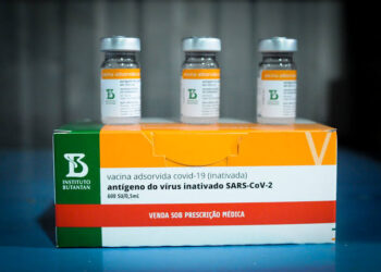 Anvisa suspende a distribuição e uso de 575 mil doses da Coronavac na Bahia