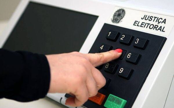 Vice que substitui titular temporariamente não pode se reeleger prefeito