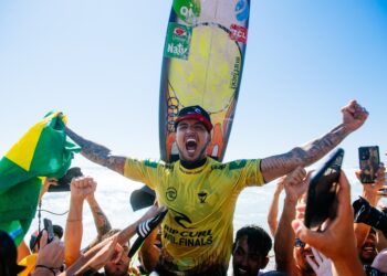 Gabriel Medina é tricampeão Mundial no surfe