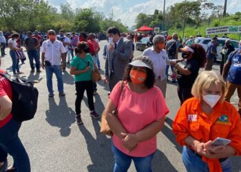 Petroleiros voltam a protestar contra venda da refinaria Landulpho Alves