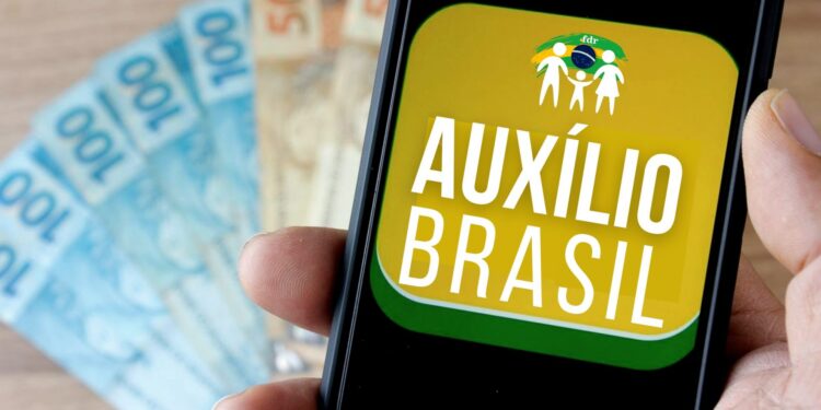 Auxílio Brasil:O governo federal começa a pagar no próximo dia 17 de novembro, veja se você tem direito