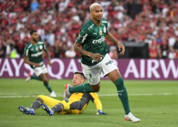 Palmeiras vence Flamengo na prorrogação e é tricampeão da Libertadores
