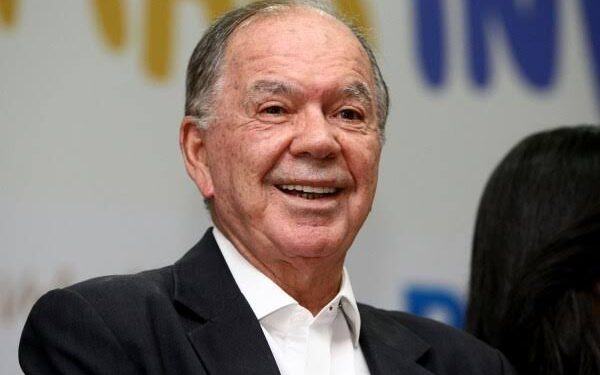 Após internação às pressas, vice-governador João Leão recebe alta de hospital