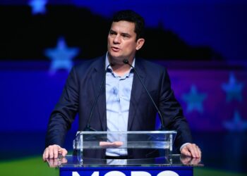 Em ato em Brasília, ex-juiz Sergio Moro se filia ao Podemos