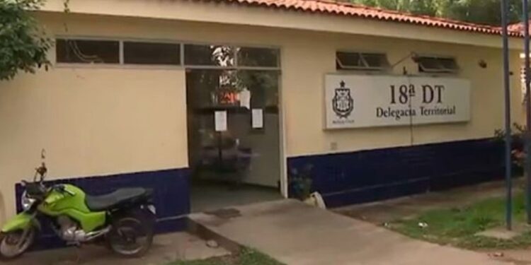 Camaçari: Homem é morto a facadas dentro da própria casa