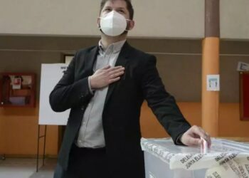 Ex-líder estudantil, Gabriel Boric é eleito, aos 35 anos, presidente do Chile
