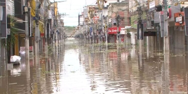 Bahia: Sobe para 20 o número de mortos por causa da chuva e mais de 430 mil pessoas foram afetadas em todo estado
