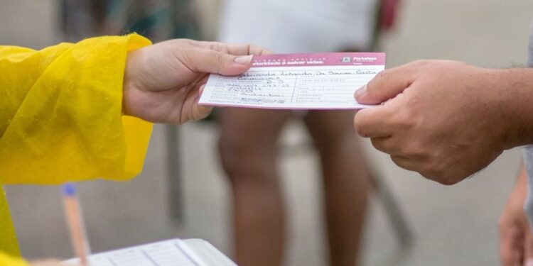 Bahia exige comprovante de vacinação para acesso a serviços públicos a partir desta quarta