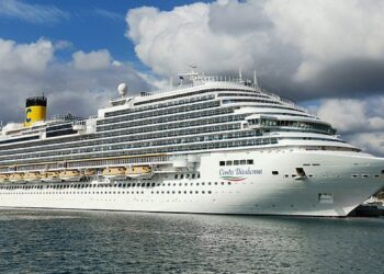Navios interrompem cruzeiro no Brasil após surto de covid-19