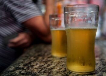 Bahia: Além de reduzir público em eventos, Rui Costa exigirá comprovante de vacinação em bares