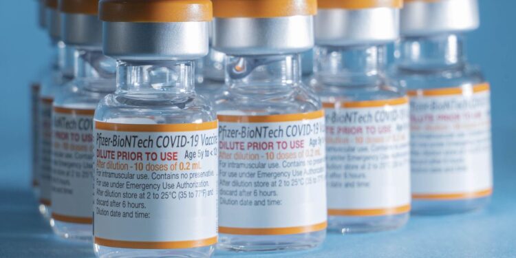 Pfizer entrega mais 1,8 milhão de doses de vacina pediátrica no dia 24