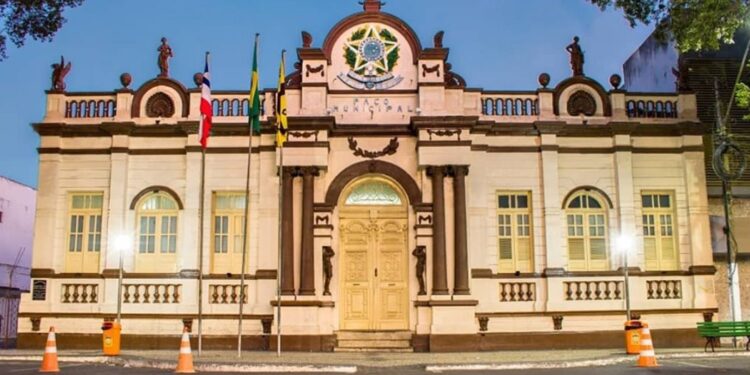 Covid-19: prefeitura de Cruz das Almas adia aulas presenciais e proíbe festas e shows