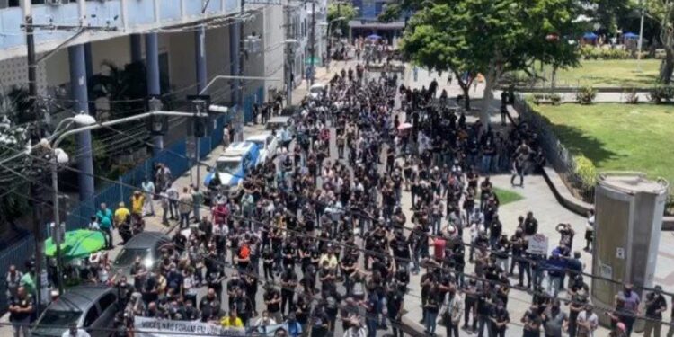 Salvador:Em mais um protesto, policiais civis se reúnem na Praça da Piedade nesta quinta-feira