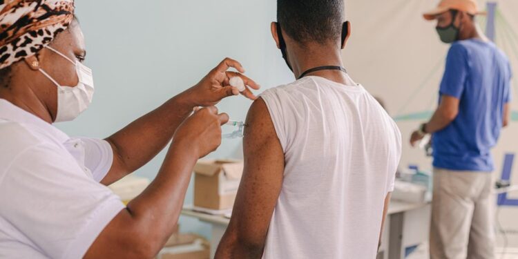 Covid-19:Quase 5,6 milhões de baianos estão vacinação incompleta