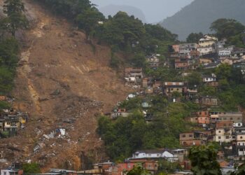 Bombeiros esperam encontrar moradores com vida em Petrópolis; tragédia já deixa 122 mortos e 116 desaparecidos