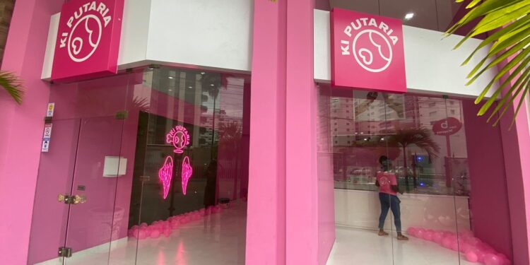 Salvador: Moradores querem mudança de sorveteria que vende picolés em formato de pênis