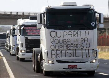 Gasolina: Grupos de caminhoneiros ameaçam paralisação com a alta dos combustíveis