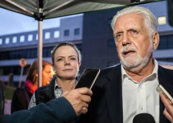 Jaques Wagner sai do páreo, mas PT diz que não desiste do governo da Bahia